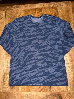 lululemon athletica Men's Navy and Slate Camouflage Long Sleeve Shirt